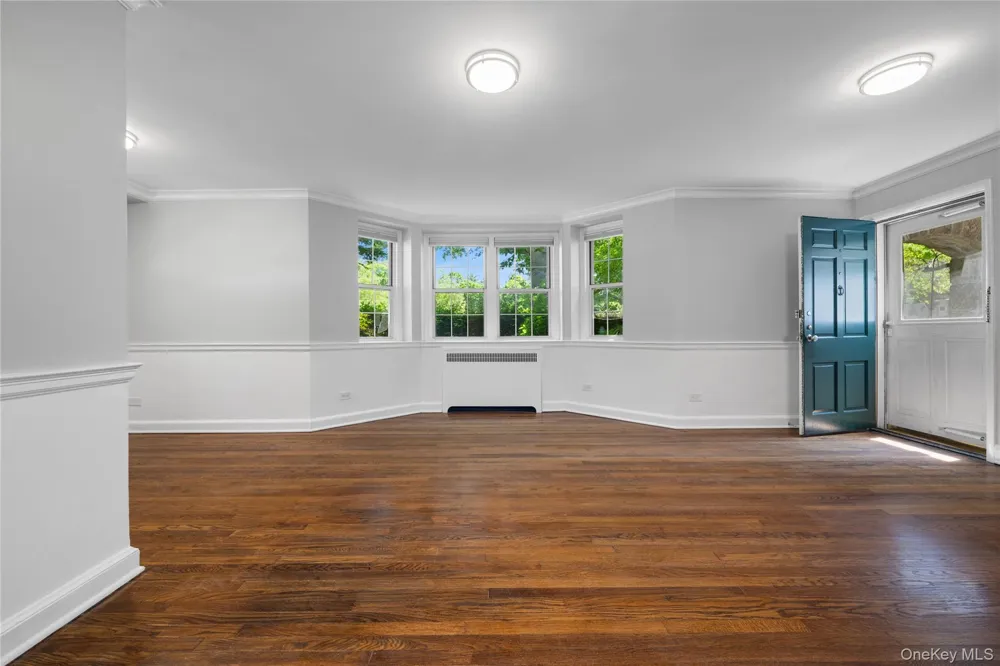 9 Sentry Place #Garden Scarsdale, NY 10583