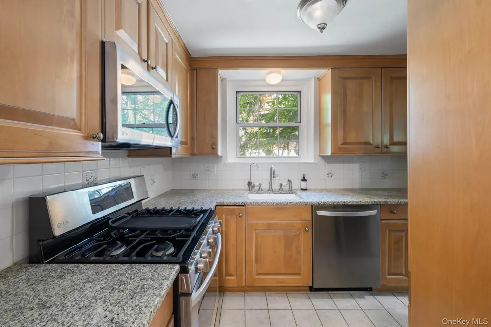 9 Sentry Place #Garden Scarsdale, NY 10583