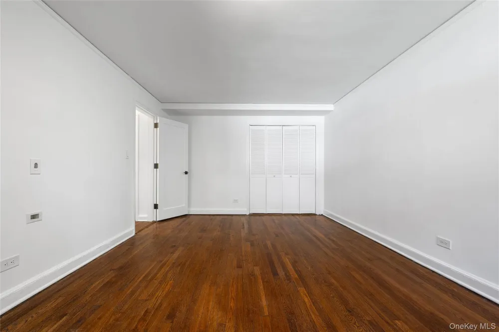 9 Sentry Place #Garden Scarsdale, NY 10583