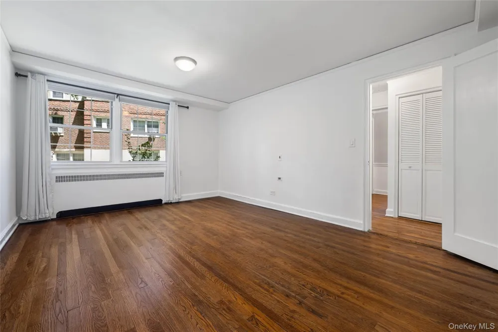 9 Sentry Place #Garden Scarsdale, NY 10583