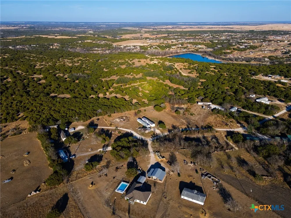 1252 Twin Mountain Road Copperas Cove, TX 76522