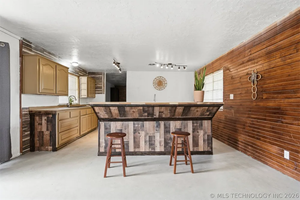 33247 Brushy Mound Lane Marietta, OK 73463