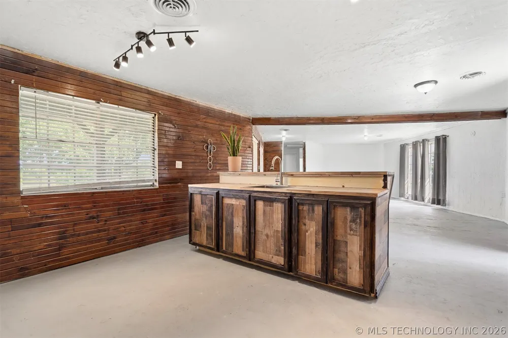 33247 Brushy Mound Lane Marietta, OK 73463