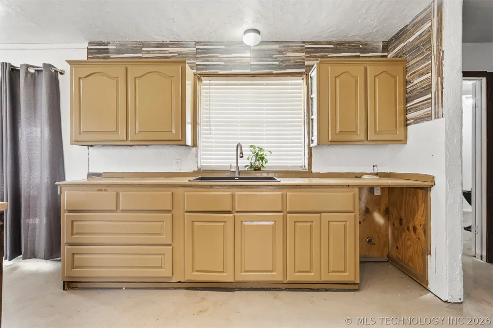 33247 Brushy Mound Lane Marietta, OK 73463