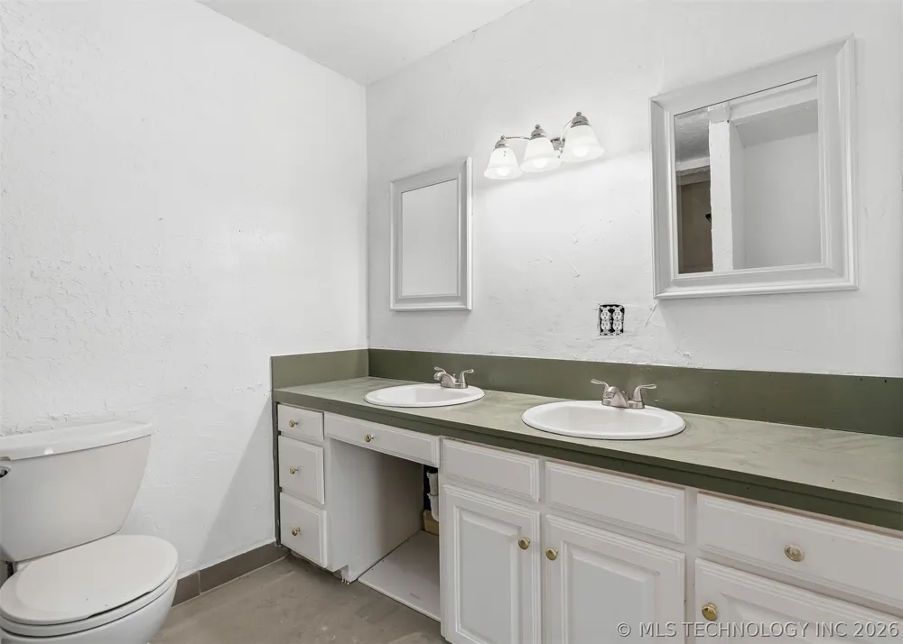 33247 Brushy Mound Lane Marietta, OK 73463