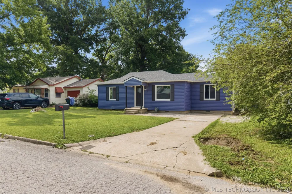213 E 12th Place Claremore, OK 74017