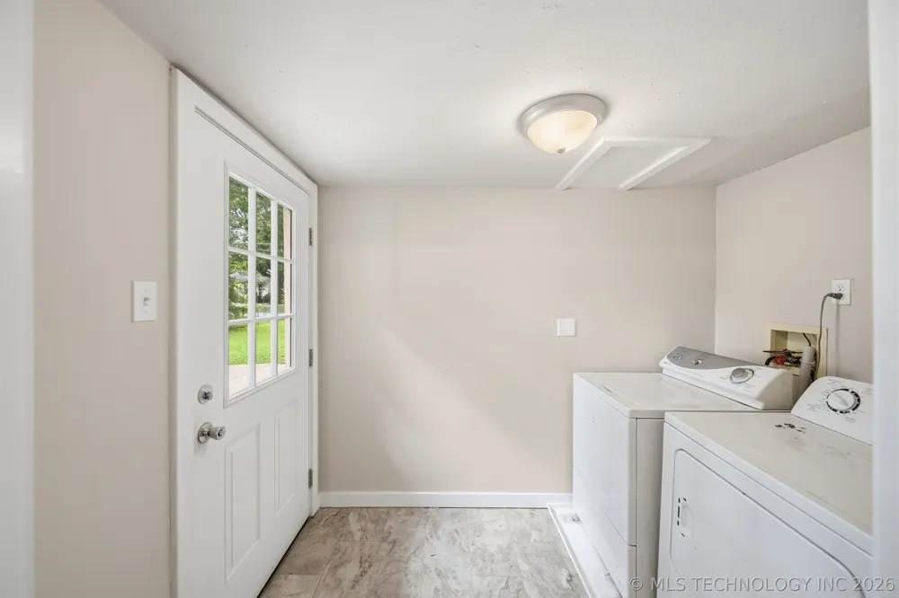 213 E 12th Place Claremore, OK 74017