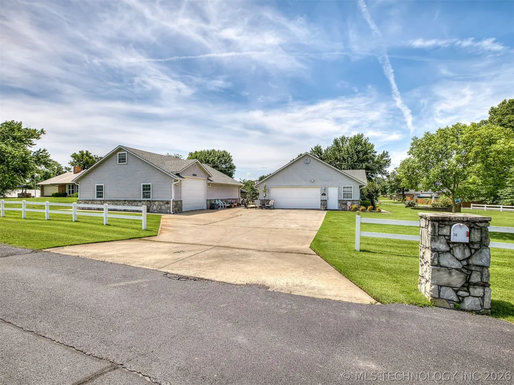 36 Meadowlark Eufaula, OK 74432