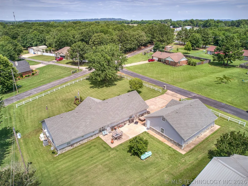 36 Meadowlark Eufaula, OK 74432