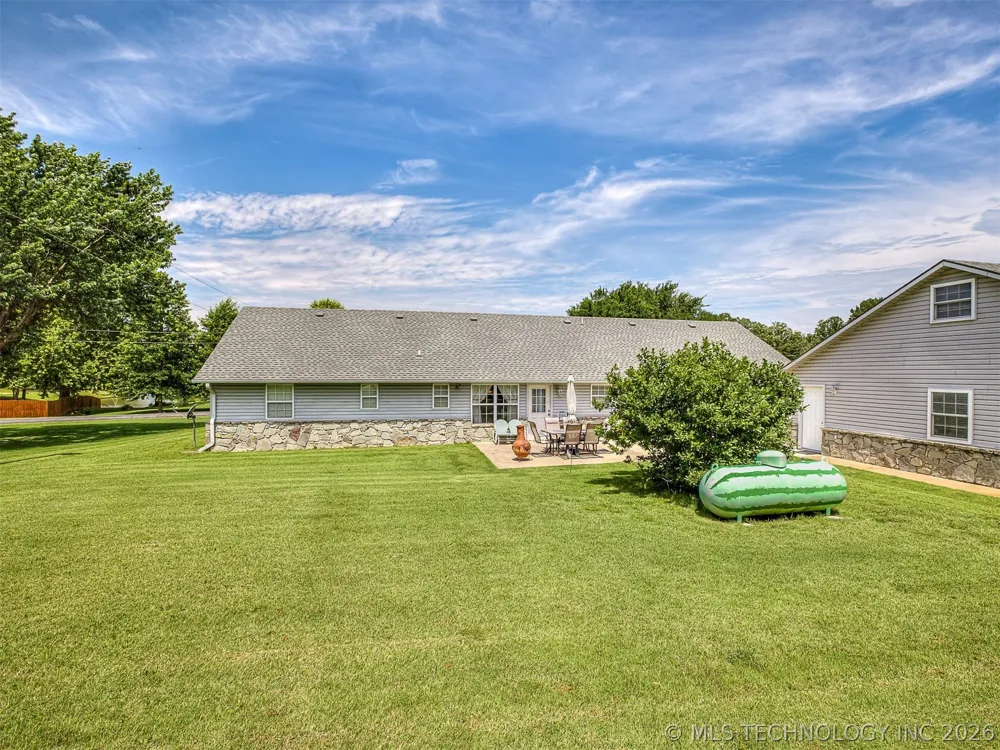 36 Meadowlark Eufaula, OK 74432
