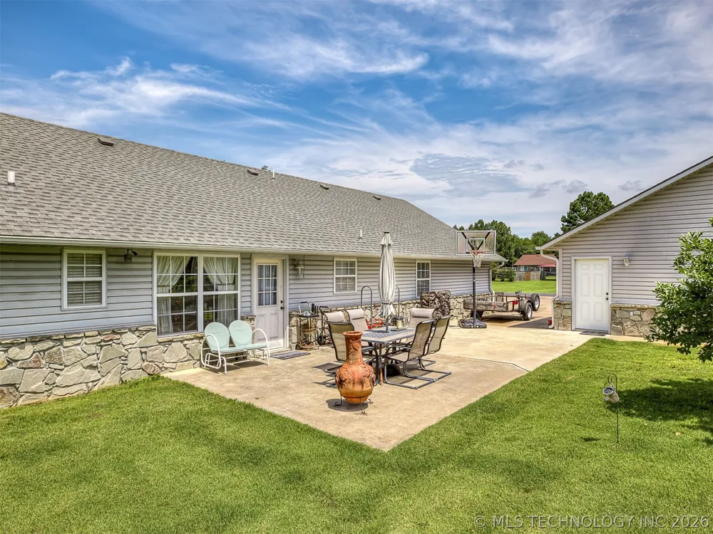 36 Meadowlark Eufaula, OK 74432