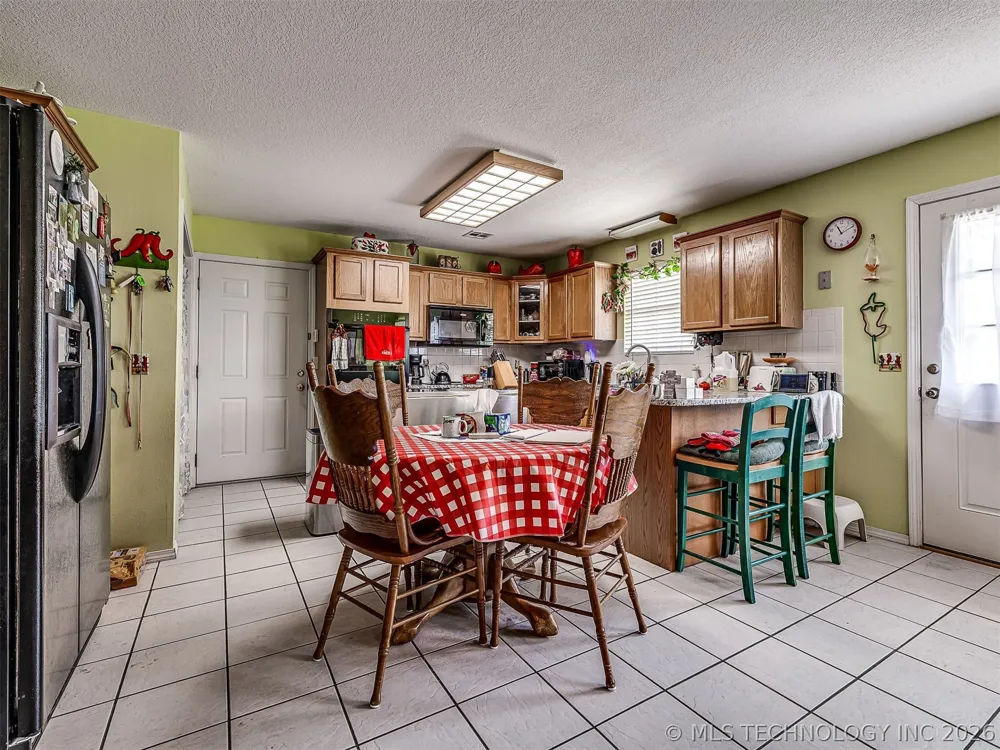 36 Meadowlark Eufaula, OK 74432