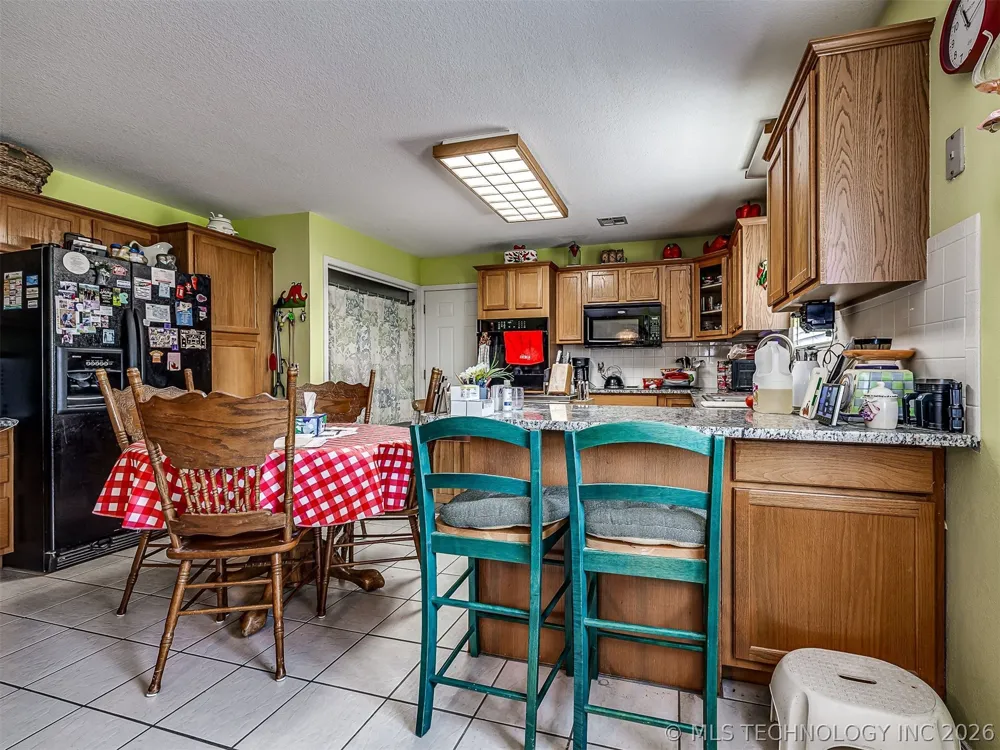 36 Meadowlark Eufaula, OK 74432