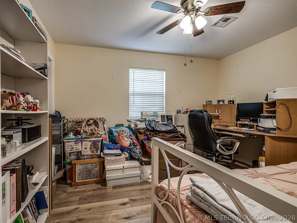 36 Meadowlark Eufaula, OK 74432