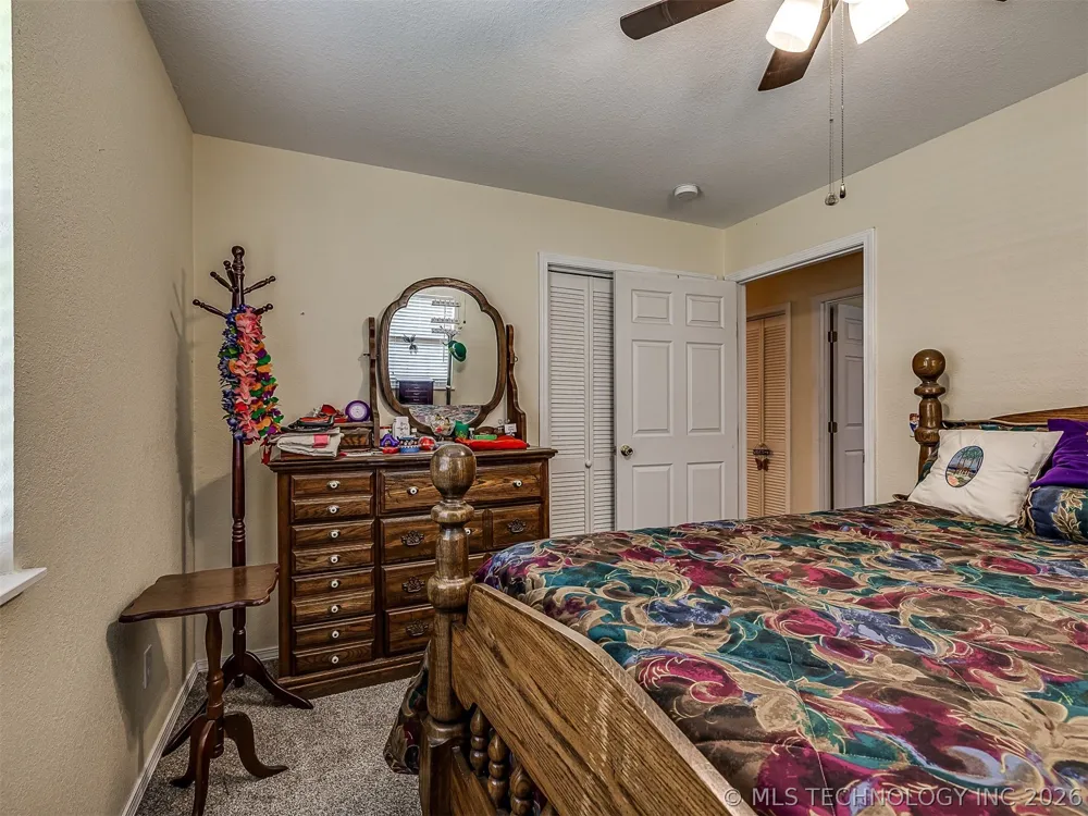 36 Meadowlark Eufaula, OK 74432