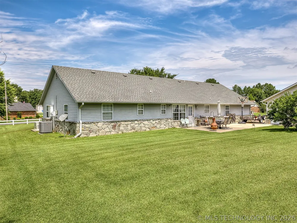 36 Meadowlark Eufaula, OK 74432