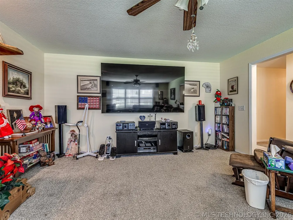 36 Meadowlark Eufaula, OK 74432
