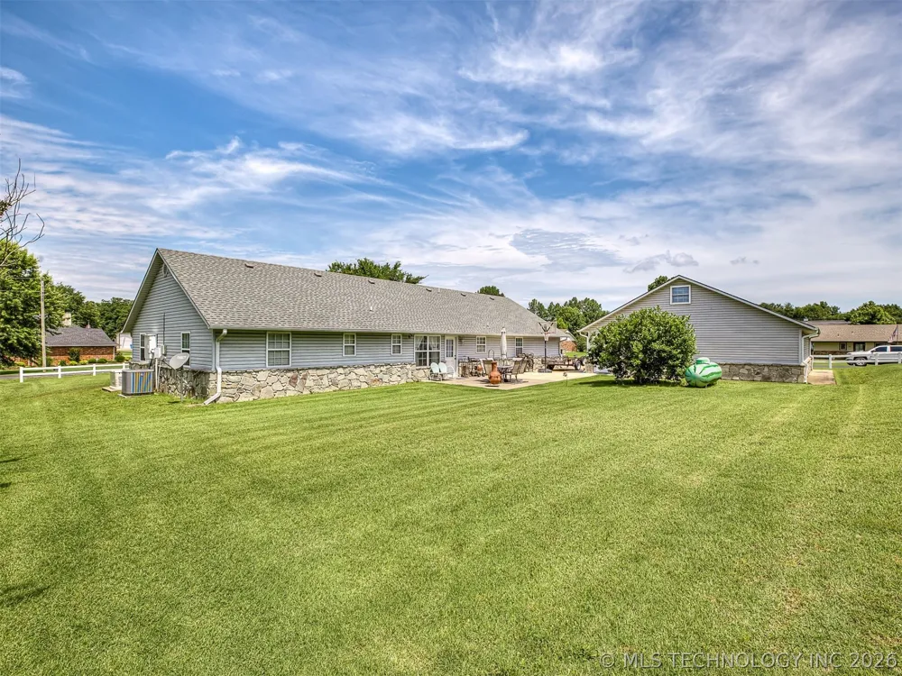 36 Meadowlark Eufaula, OK 74432