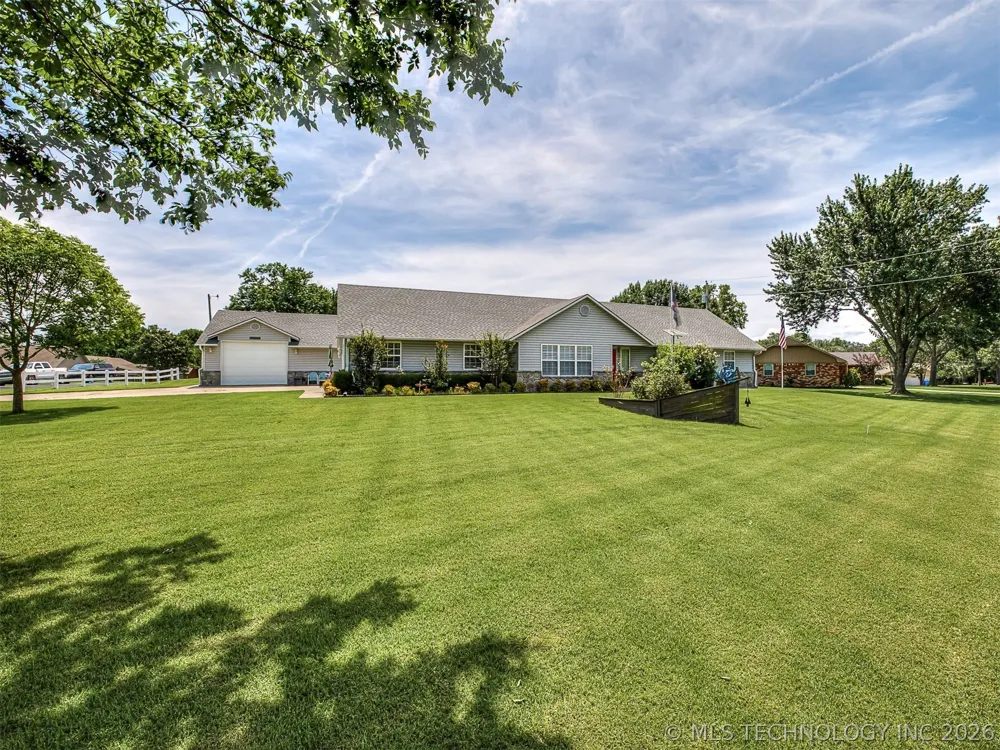 36 Meadowlark Eufaula, OK 74432