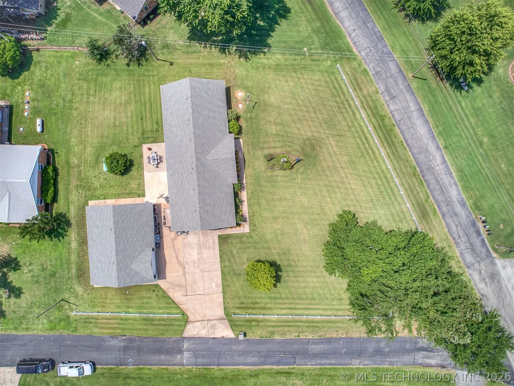 36 Meadowlark Eufaula, OK 74432
