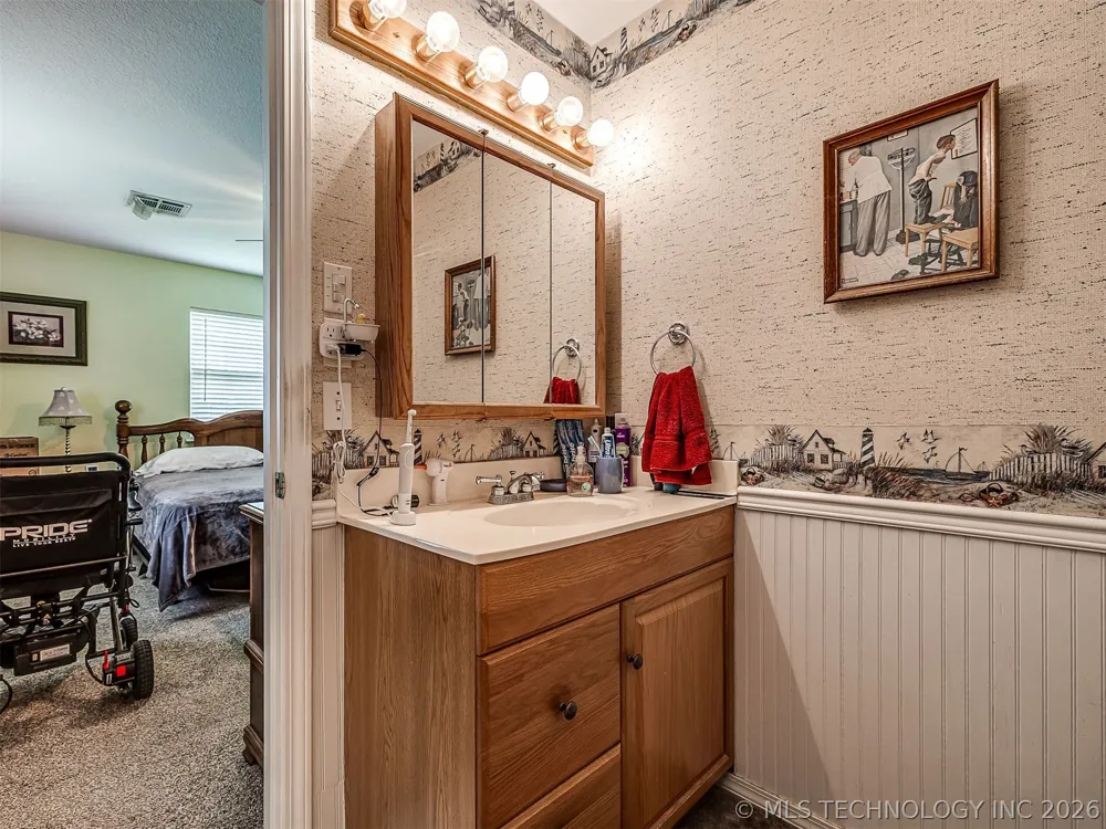 36 Meadowlark Eufaula, OK 74432