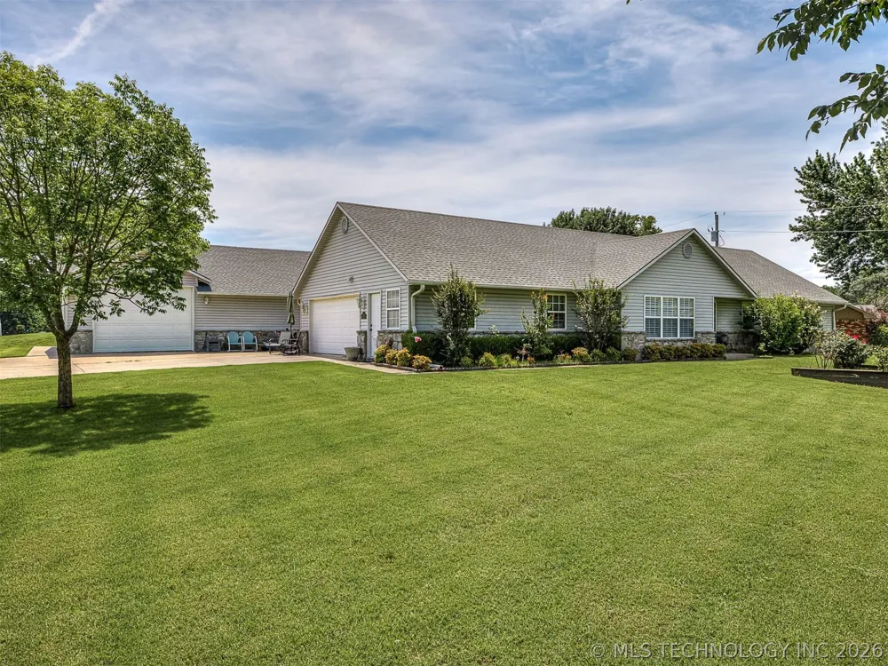 36 Meadowlark Eufaula, OK 74432