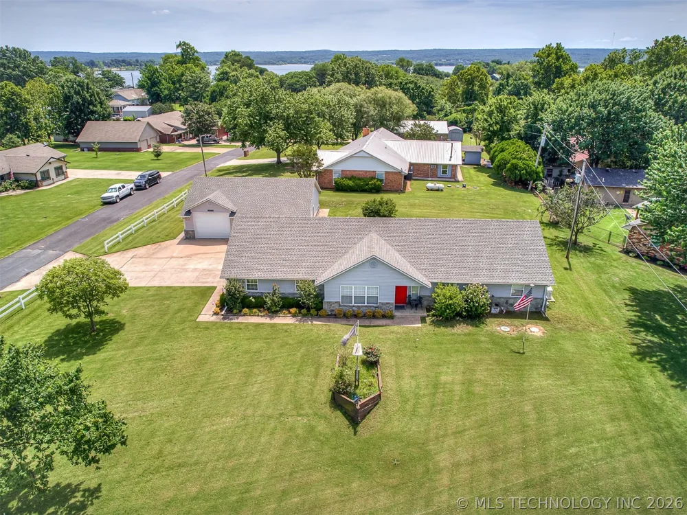 36 Meadowlark Eufaula, OK 74432