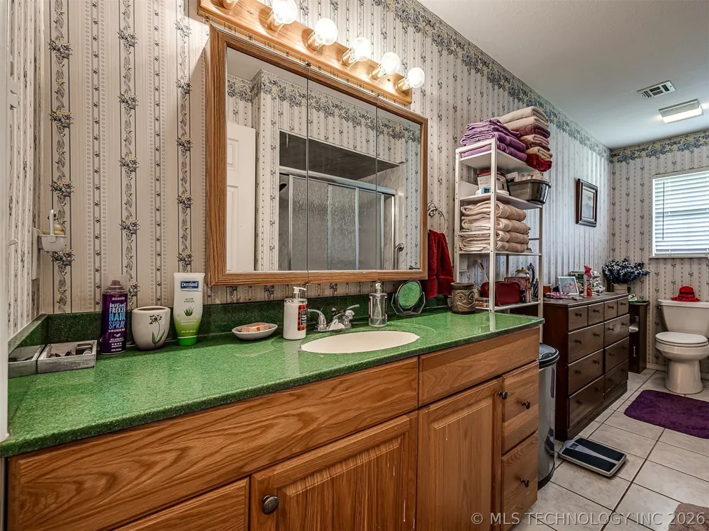 36 Meadowlark Eufaula, OK 74432