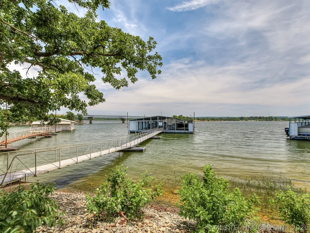 36 Meadowlark Eufaula, OK 74432