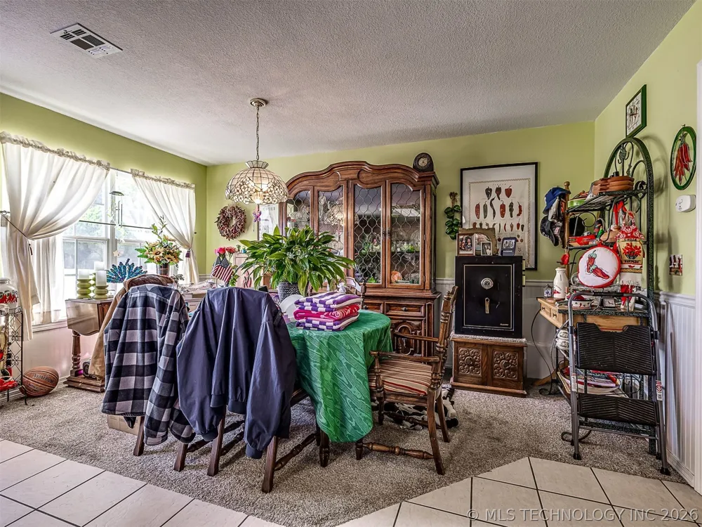 36 Meadowlark Eufaula, OK 74432