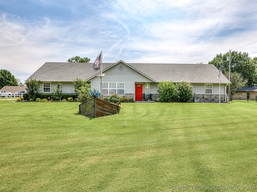 36 Meadowlark Eufaula, OK 74432