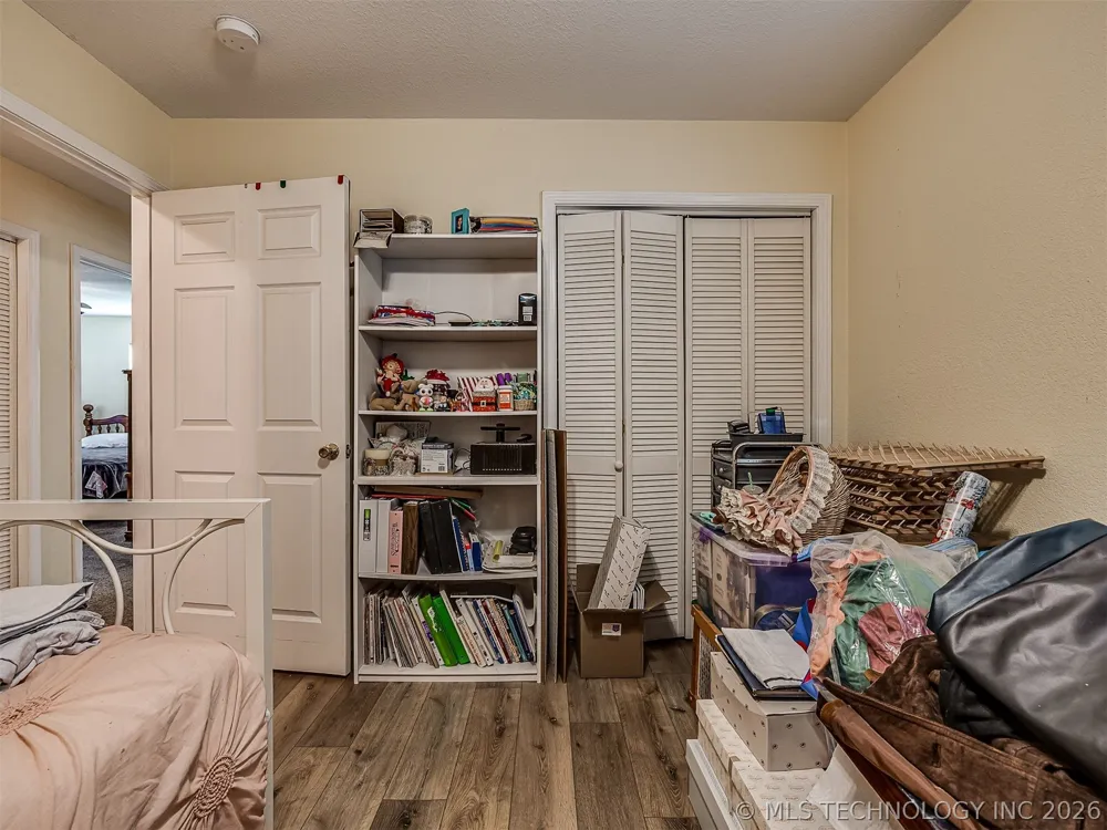36 Meadowlark Eufaula, OK 74432