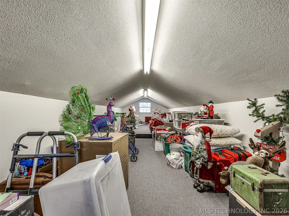 36 Meadowlark Eufaula, OK 74432