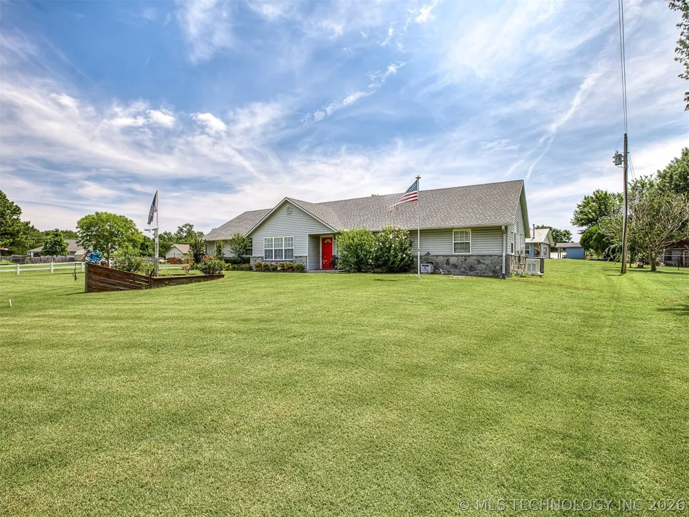 36 Meadowlark Eufaula, OK 74432
