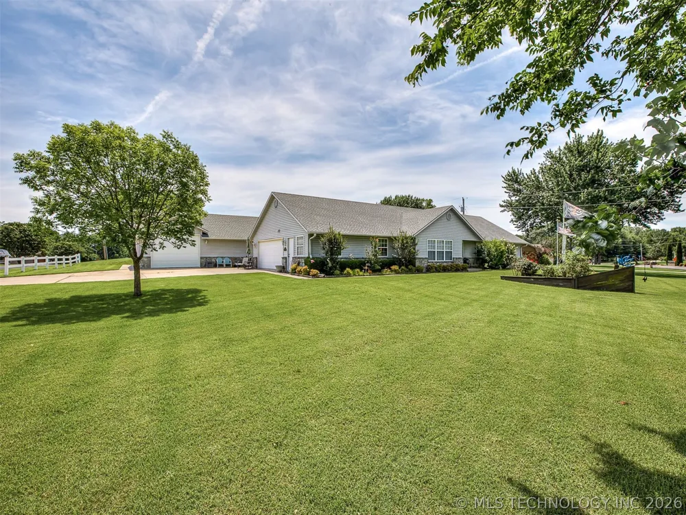 36 Meadowlark Eufaula, OK 74432