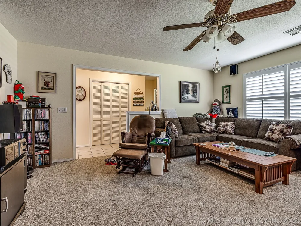 36 Meadowlark Eufaula, OK 74432