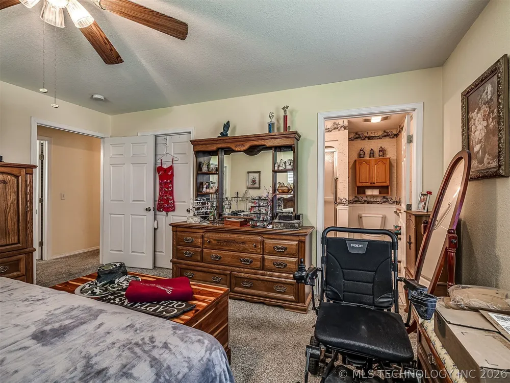 36 Meadowlark Eufaula, OK 74432