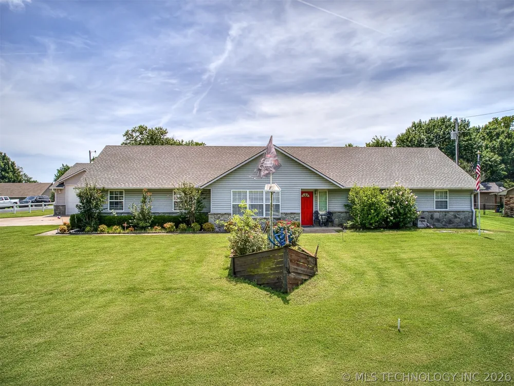 36 Meadowlark Eufaula, OK 74432