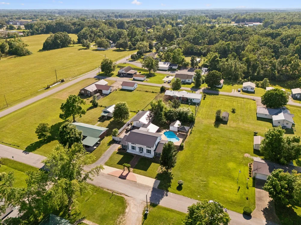 312 Hinson St Hohenwald, TN 38462