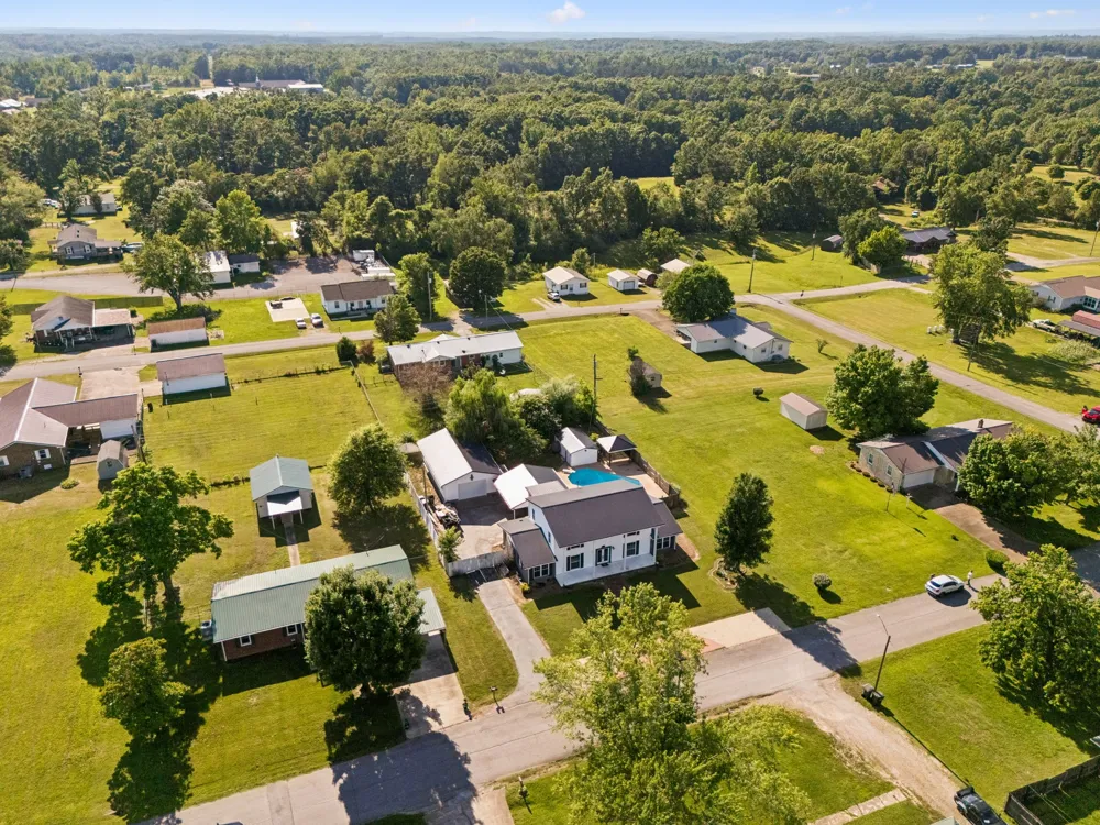 312 Hinson St Hohenwald, TN 38462