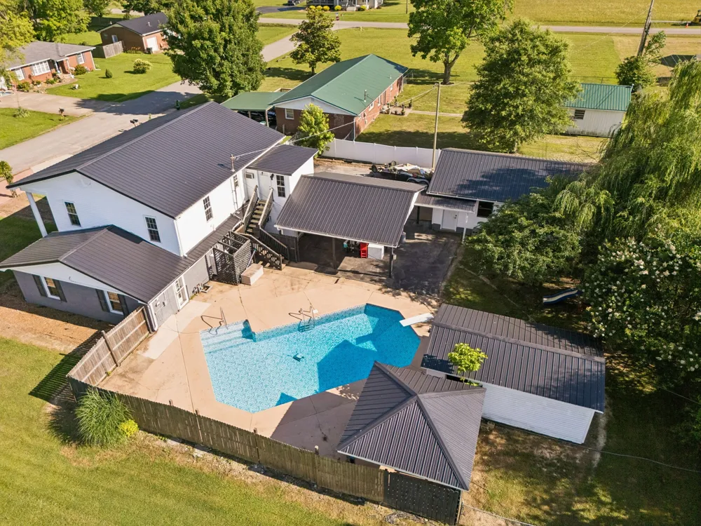312 Hinson St Hohenwald, TN 38462