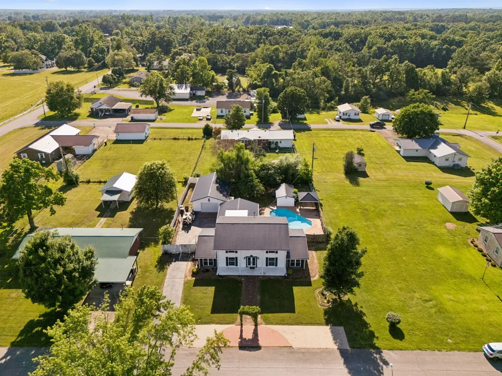 312 Hinson St Hohenwald, TN 38462