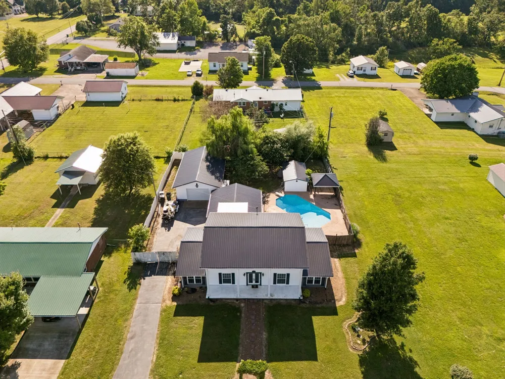 312 Hinson St Hohenwald, TN 38462