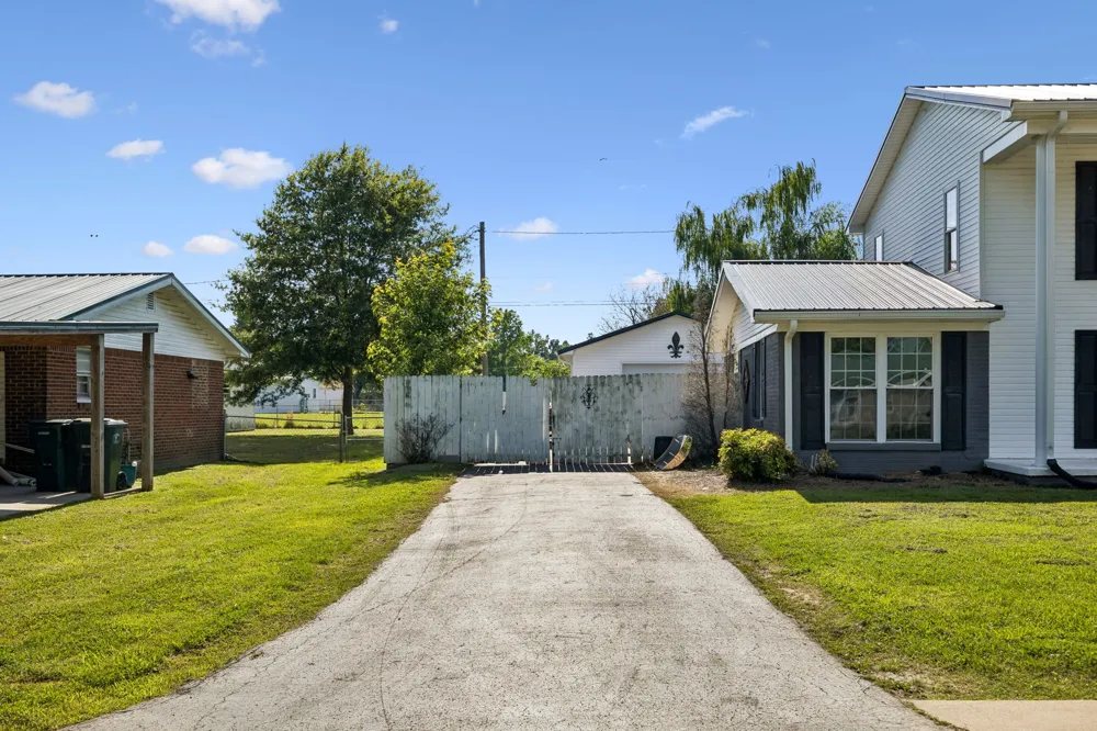 312 Hinson St Hohenwald, TN 38462