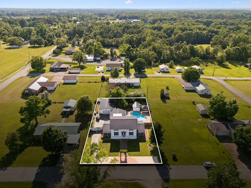 312 Hinson St Hohenwald, TN 38462