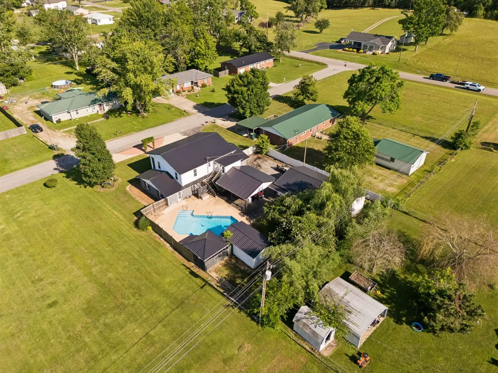 312 Hinson St Hohenwald, TN 38462
