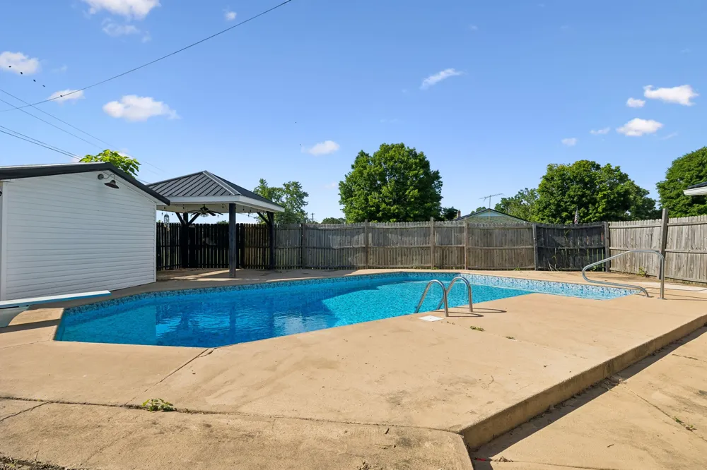 312 Hinson St Hohenwald, TN 38462
