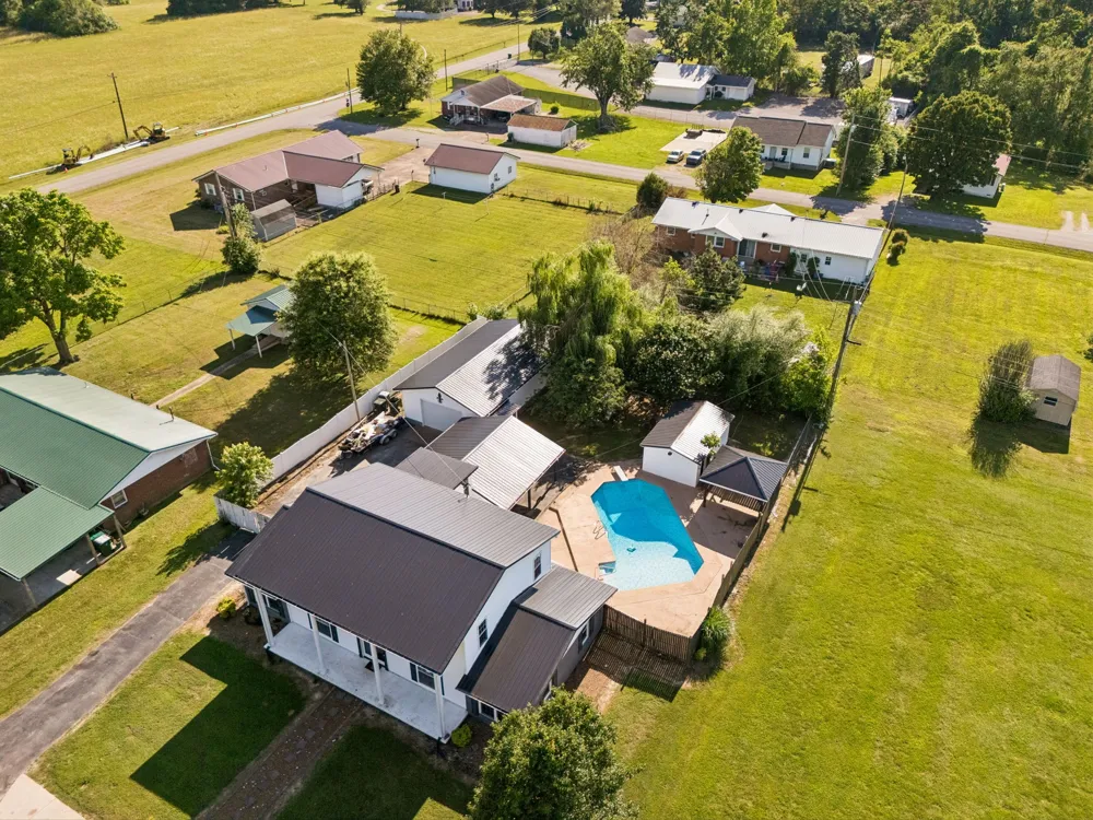 312 Hinson St Hohenwald, TN 38462