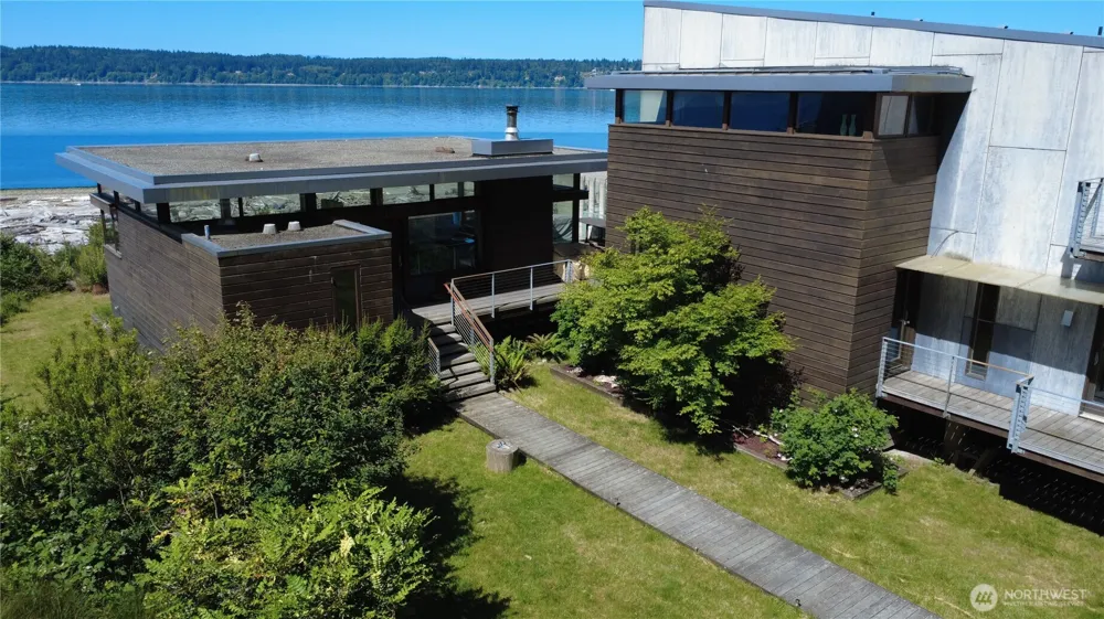 23 N Sand Point Way Hat Island, WA 98206