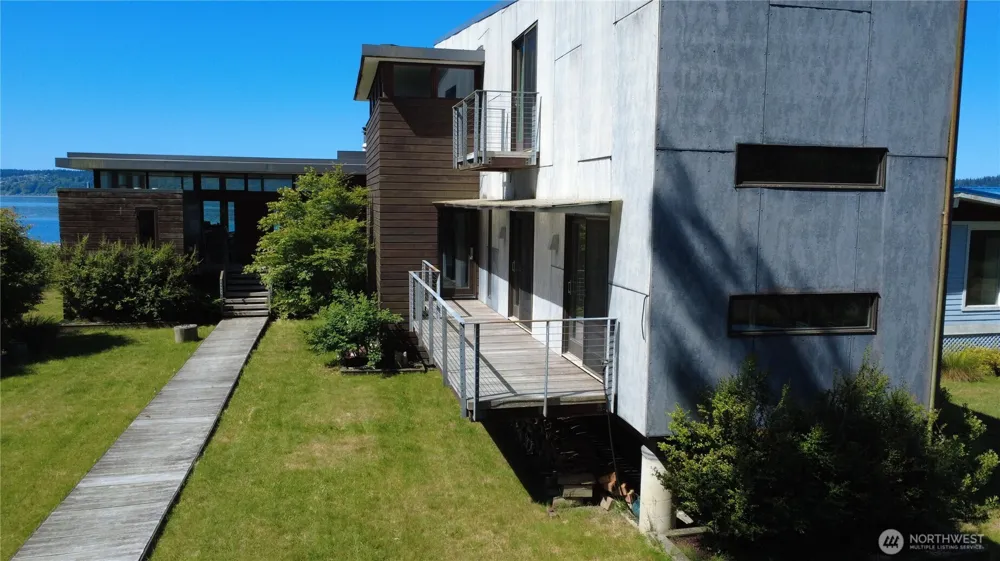 23 N Sand Point Way Hat Island, WA 98206